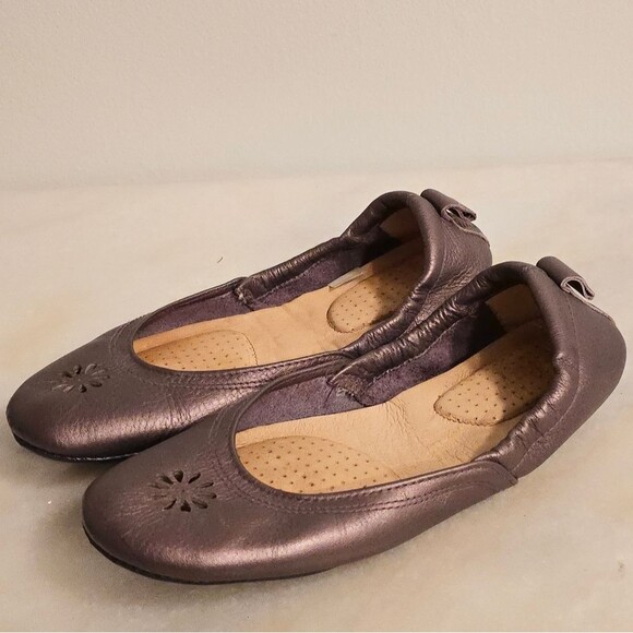 Acorn Eyelet Pinwheel Purple Leather Ballet Flats 8 - Picture 1 of 8